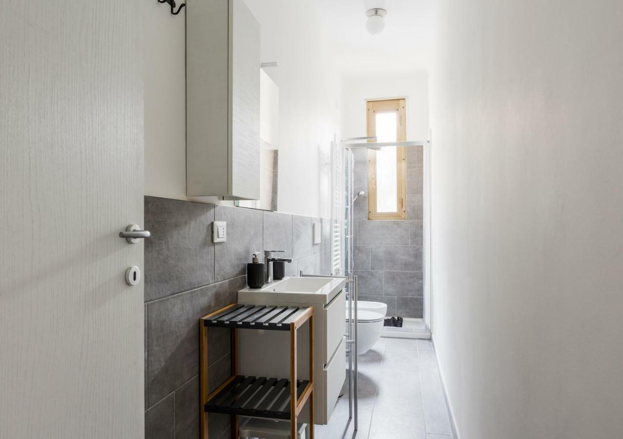 Comfortable Family Group Via Paruta Apartment Milan